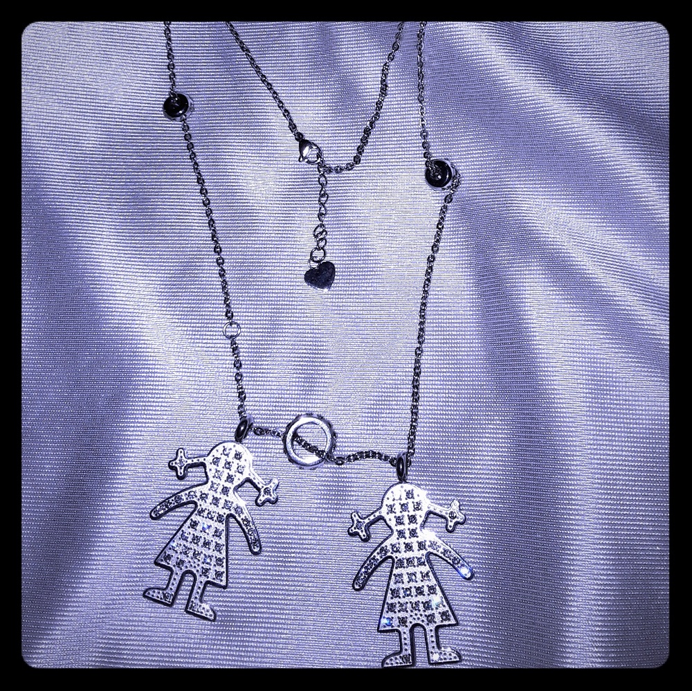 Twin girls necklace